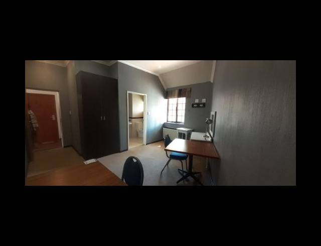 19M² OFFICE TO LET IN RANDJESPARK